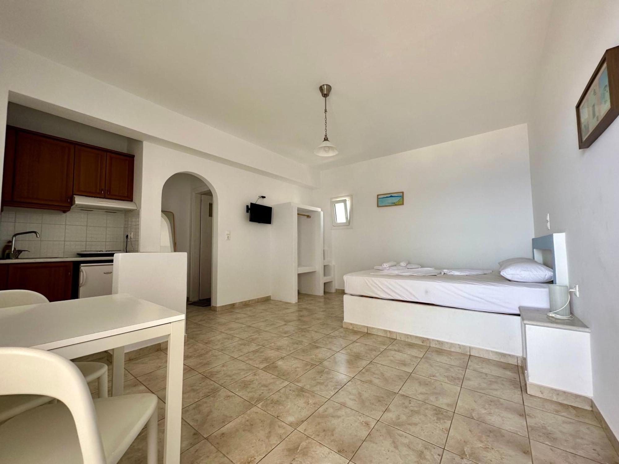 Restia Apartment Donoussa Exterior photo